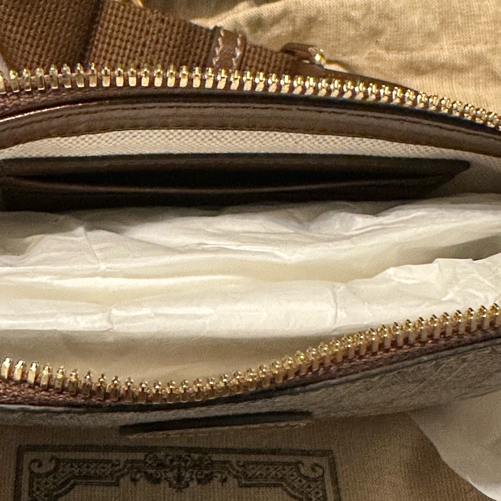 NEW Gucci crossbody - Picture 7 of 15